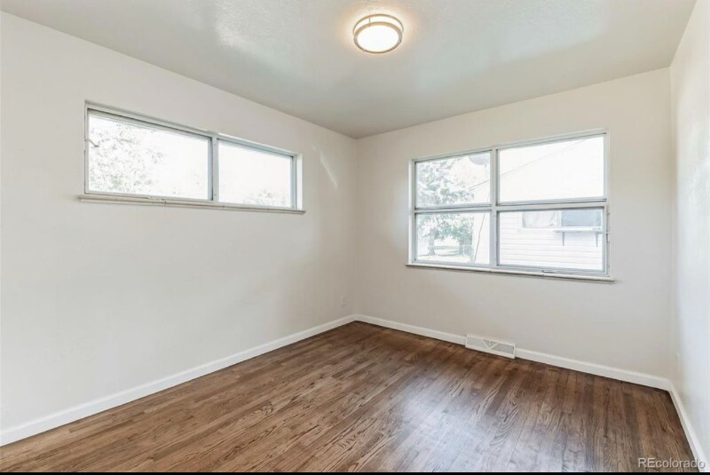 Building Photo - 2528 14th Ave Ct