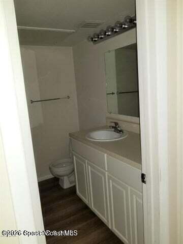 Building Photo - 650 Is Clb Ct