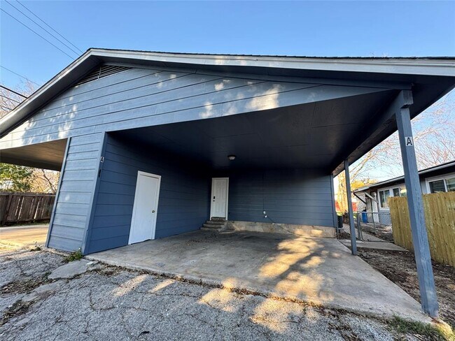 Building Photo - 2405 Teri Rd