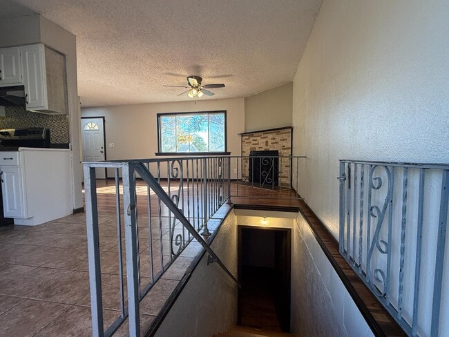 Building Photo - 5902 W Franklin St