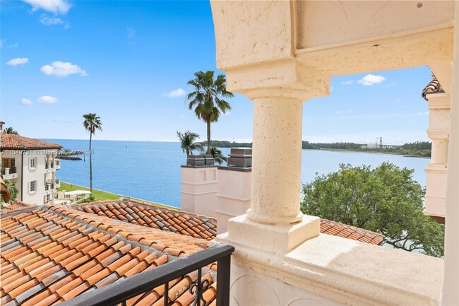 Building Photo - 2442 Fisher Island Dr