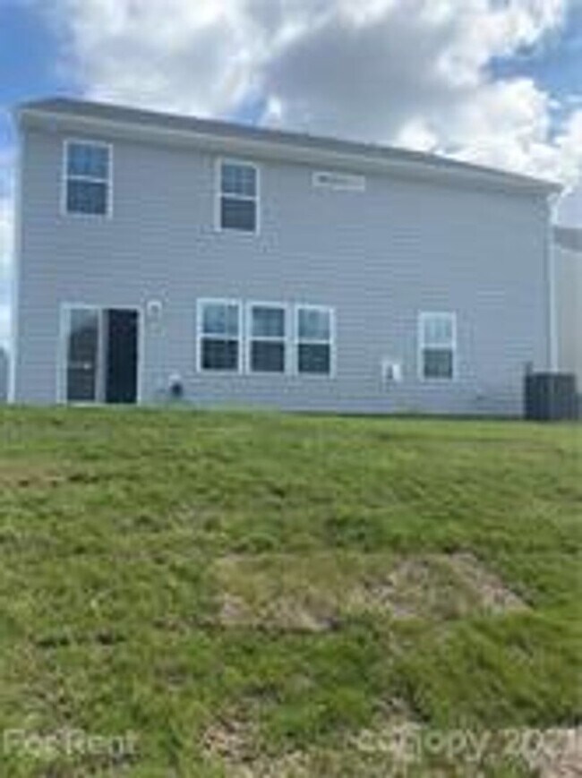 Building Photo - New Home in Desirable Palisades!