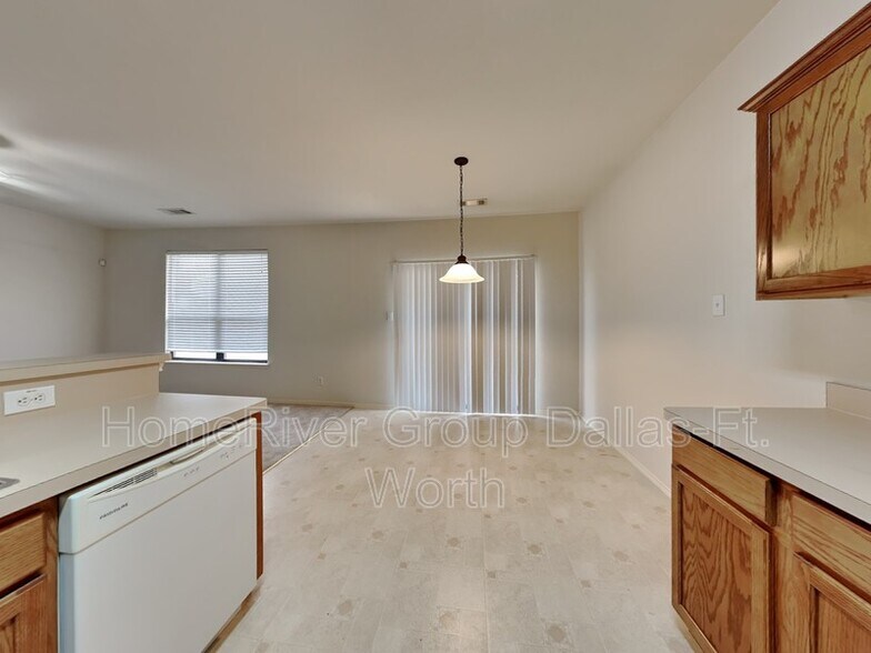 Building Photo - 10709 Lipan Trail