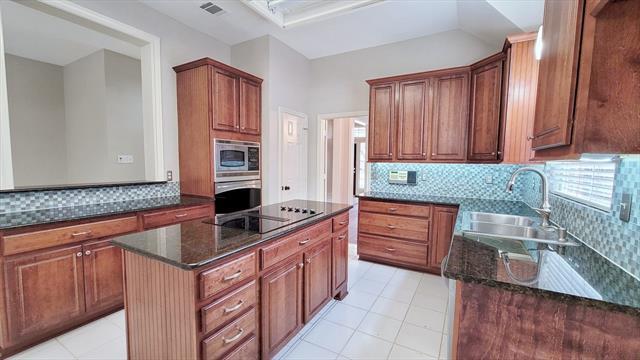 Building Photo - 2628 Crepe Myrtle Dr