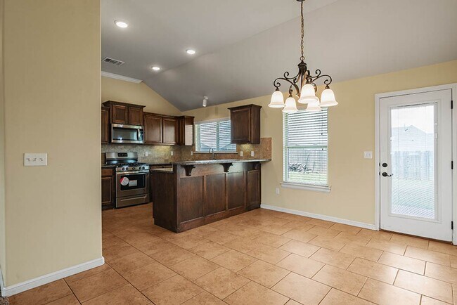 Building Photo - 4701 Apatite Bluff Dr