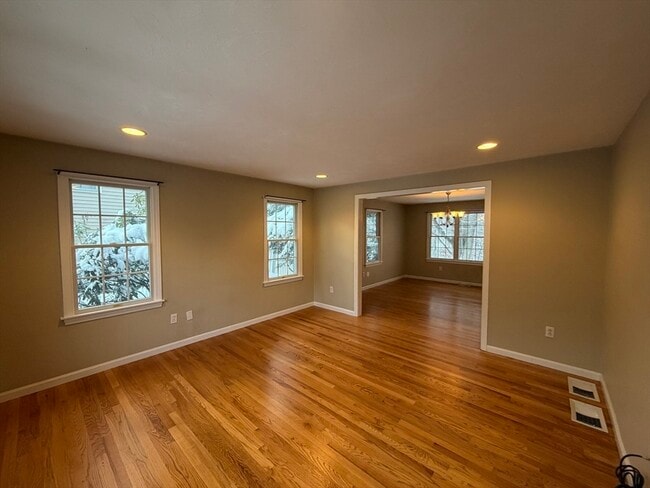 Building Photo - 25 Wren Terrace