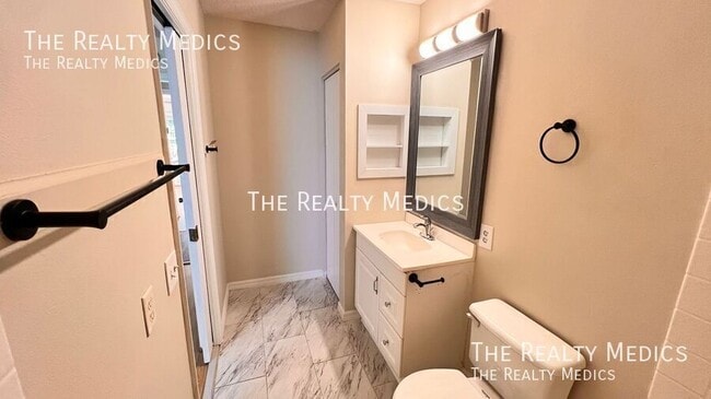 Building Photo - 436 Jennifer Ln