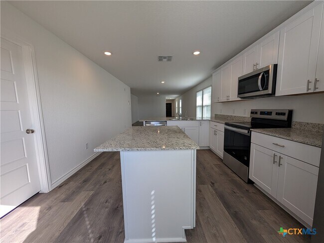 Building Photo - 862 Bluegrass Pt