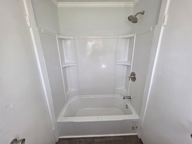 Building Photo - 1001 James St