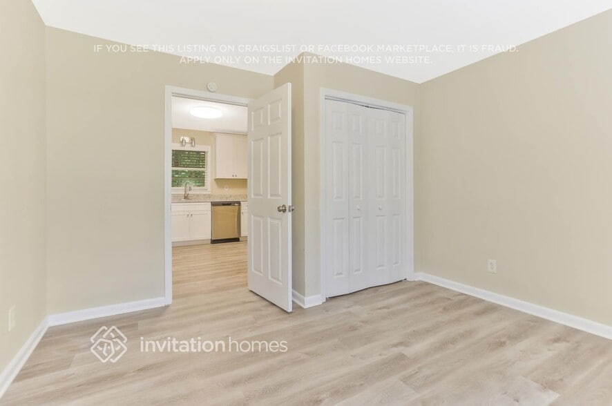 Building Photo - 1060 Canterbury Dr