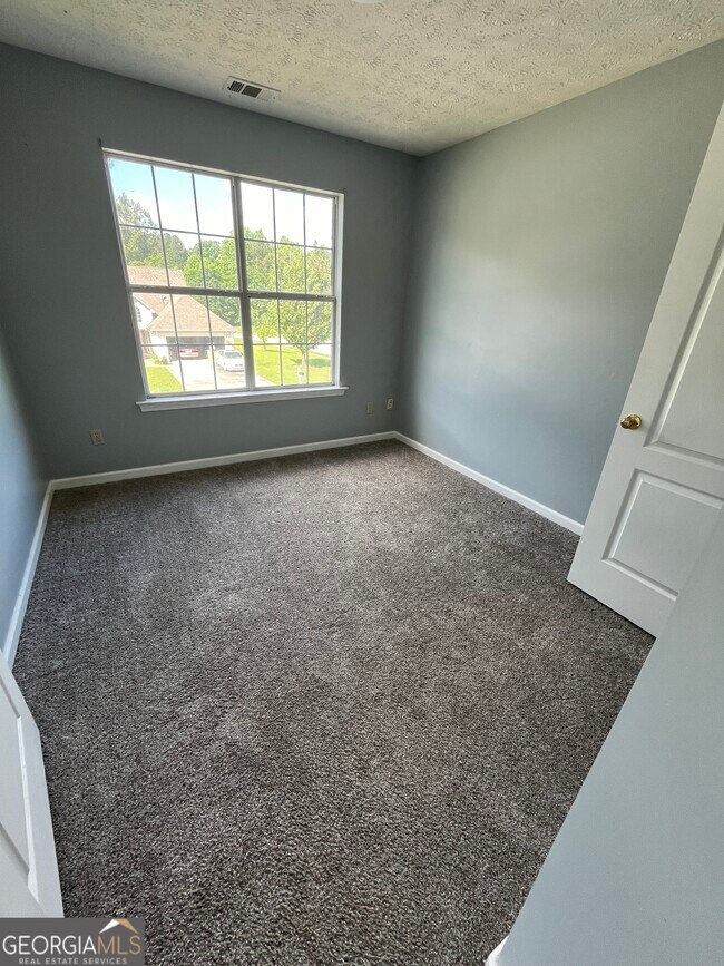 Building Photo - 506 Rosewood Cir