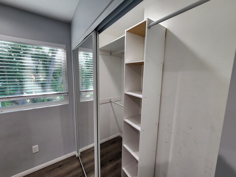 Building Photo - 13933 Cantlay St