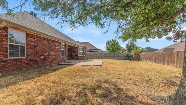 Building Photo - 884 Palisades Ave