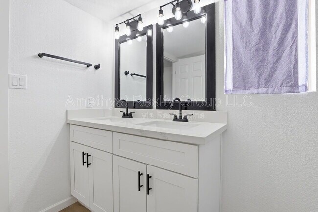 Building Photo - 6201 W Acoma Dr