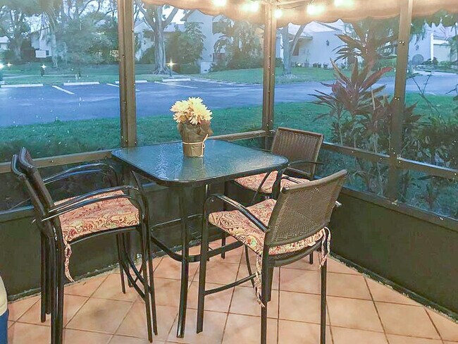 Building Photo - 5614 Hammock Ln