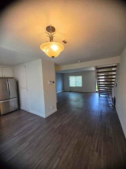 Building Photo - 1623 Heather Dr