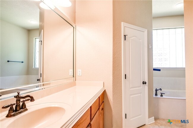 Building Photo - 2527 Leatherwood Dr