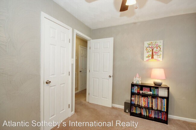 Building Photo - 3 br, 1 bath House - 1313 Great Bridge Blvd