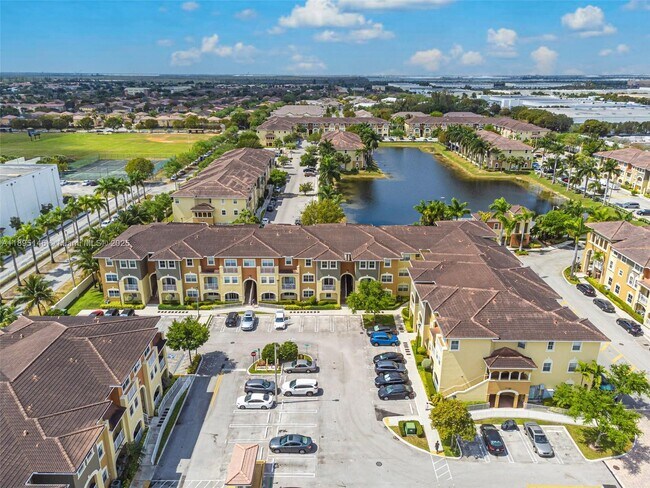 Building Photo - 8800 NW 107 Ct