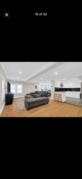 Building Photo - 605 2nd Ave