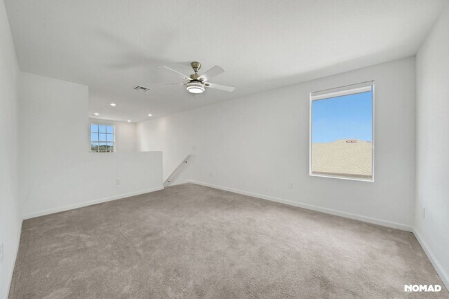 Building Photo - Spacious 5BR House in Fort Pierce, 5 minut...