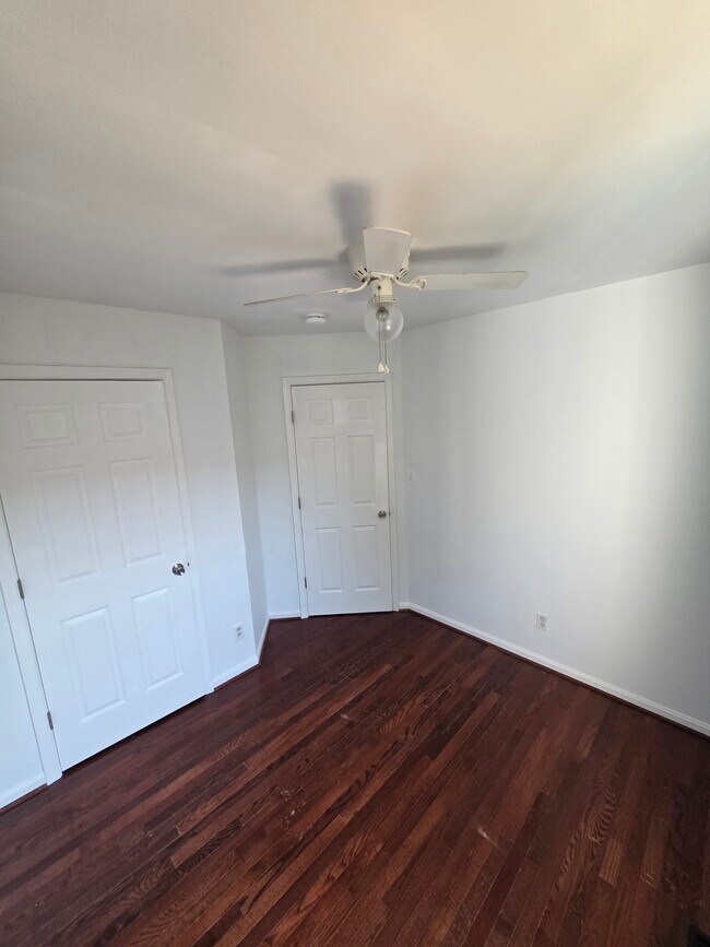 Building Photo - 406 Knollwood Ct