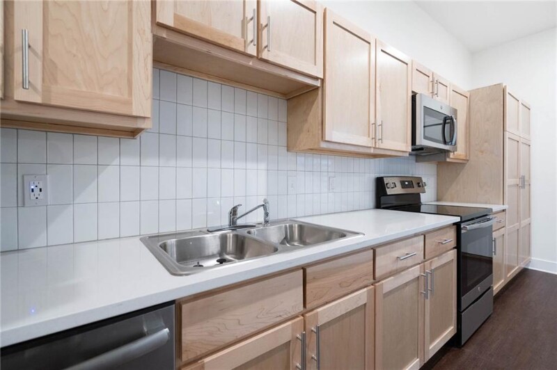 Building Photo - 726 E Emma Ave