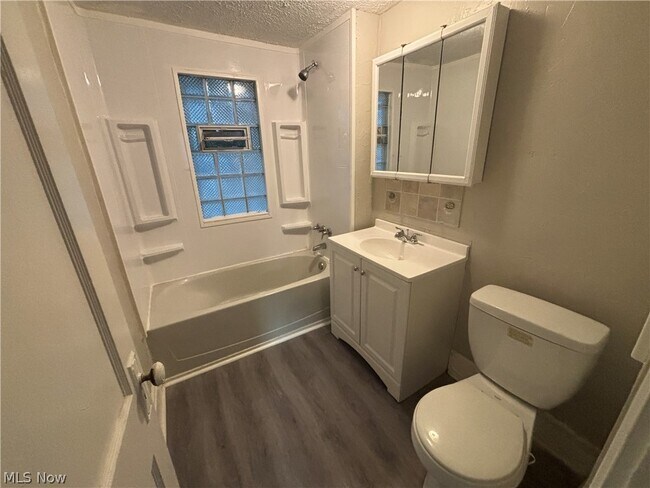 Building Photo - 974 Lovers Ln