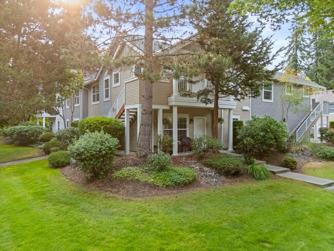 Building Photo - Charming 2 Bed Condo in DuPont | Fresh Pai...