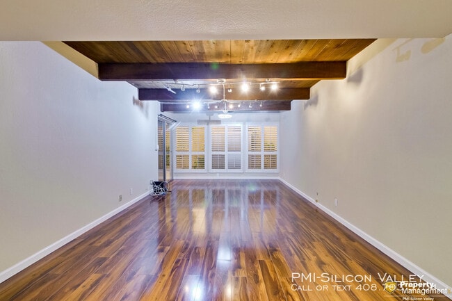 Building Photo - 520 S Cascade Terrace