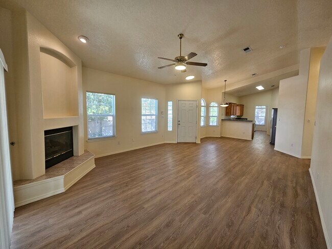 Building Photo - 8543 Murrelet Dr NE