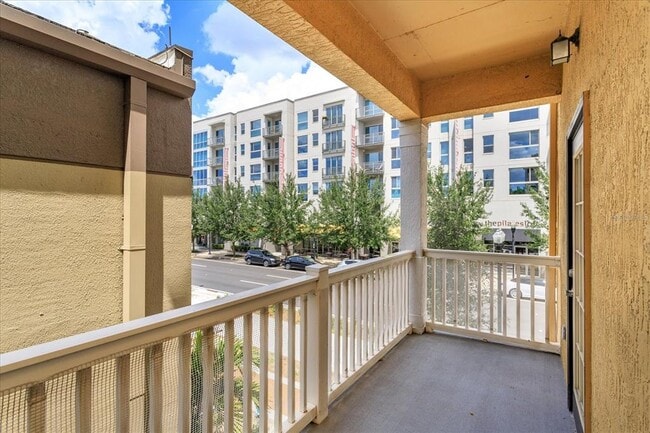 Building Photo - 860 N Orange Ave