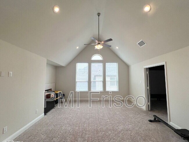 Building Photo - 10505 Wintergreen Dr