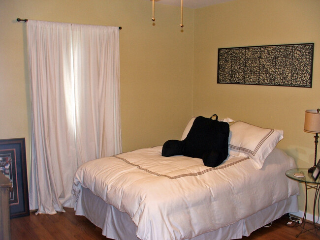Building Photo - Cute 3 bedroom, 1 bath house in Homewood!