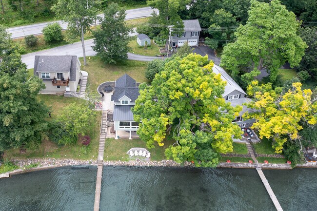 Building Photo - 4027 Graywood N