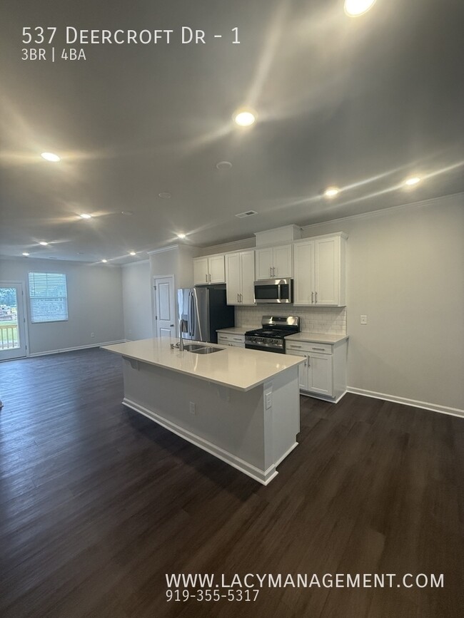 Building Photo - 537 Deercroft Dr