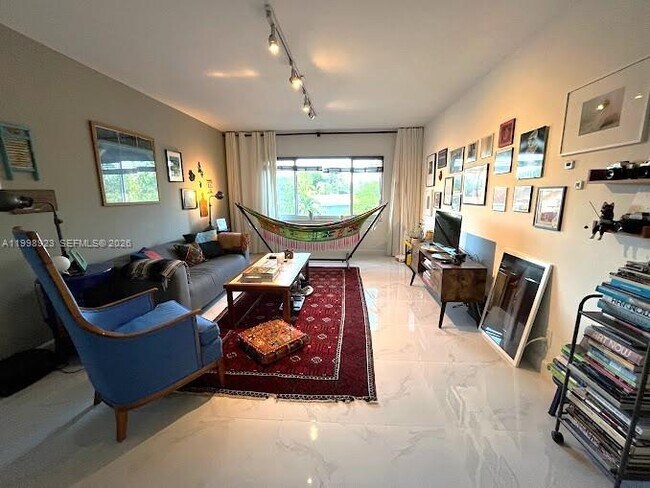 Building Photo - 2230 NE 56th Pl