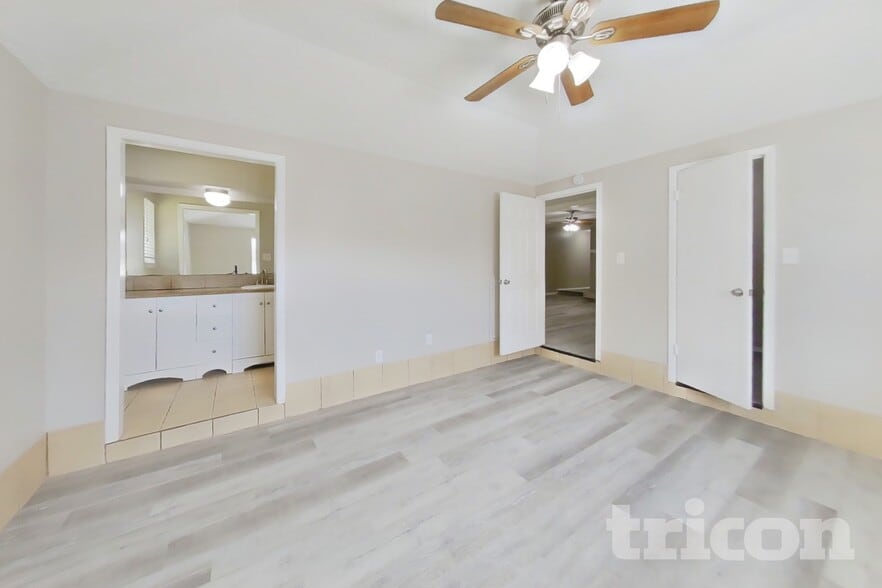 Building Photo - 3815 Regency Dr