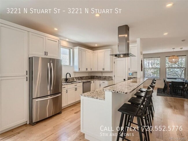Building Photo - 3221 Stuart St