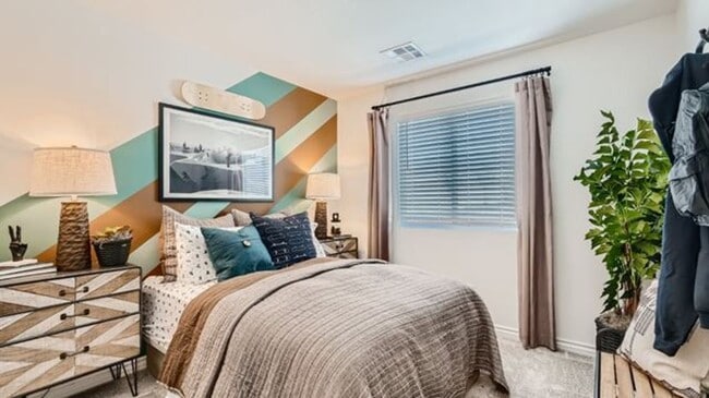 Building Photo - Bright & Modern 3-Bed Townhome in 89166