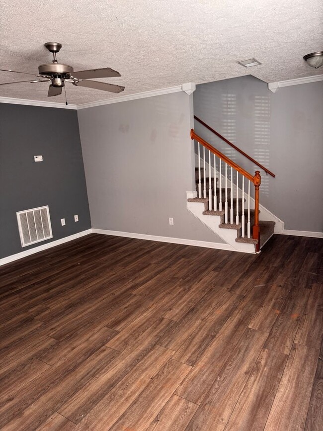 Building Photo - 3 Bedroom || 3.5 Bathroom - Townhome