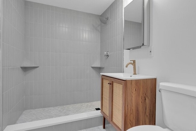 Building Photo - 116-118 White Street Unit 118