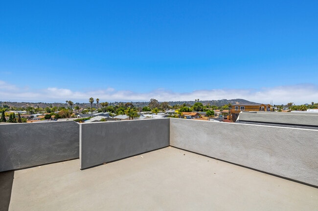 Building Photo - 3315 Clairemont Mesa Blvd