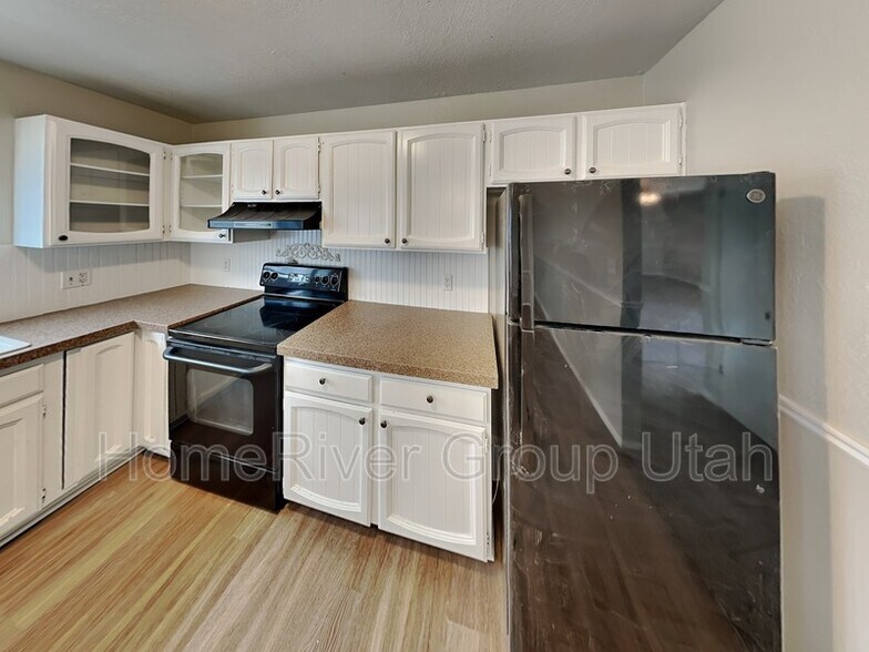 Building Photo - 5631 W 11030 N