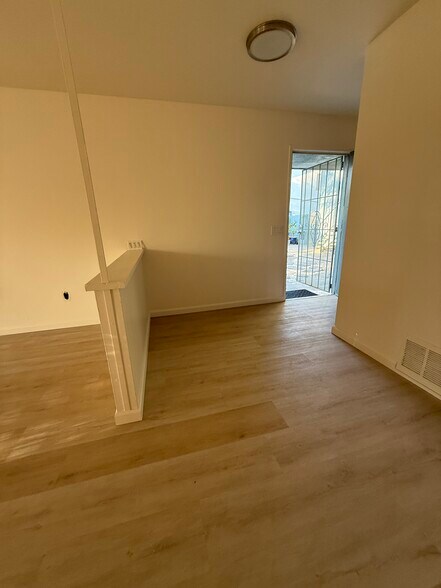 Building Photo - 2860 La Salle Ave