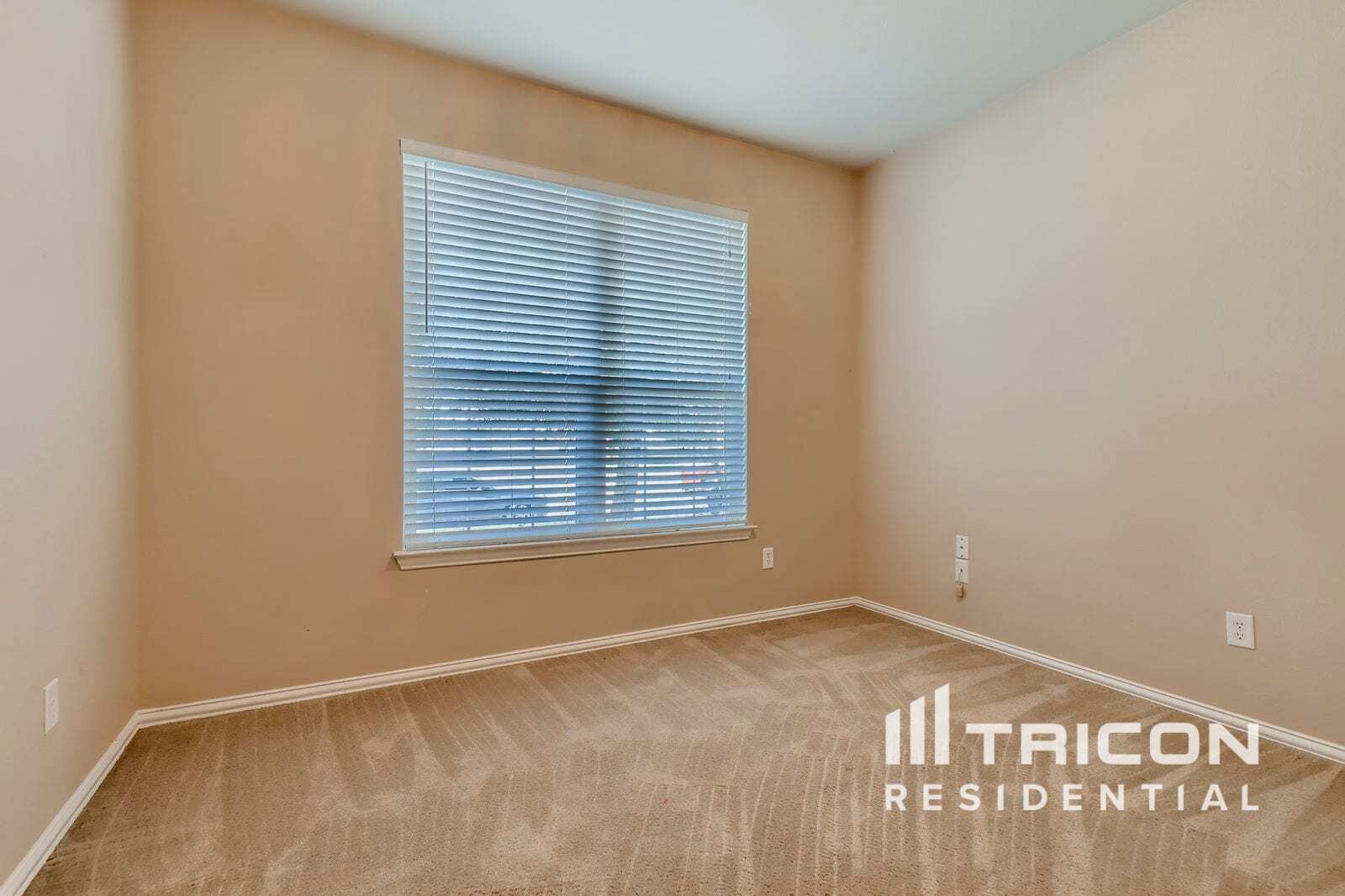 Building Photo - 5921 Sea Bass Ct