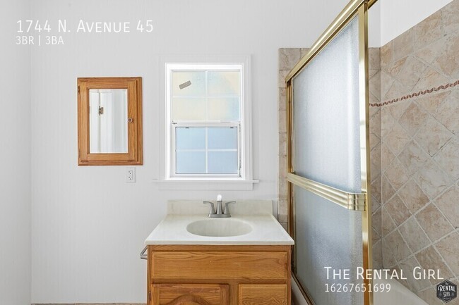 Building Photo - 1744 N Ave 45