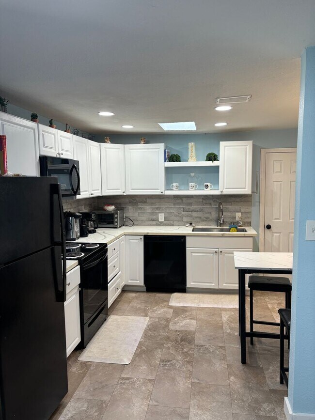 Building Photo - Breathtaking views of Perdido Bay!