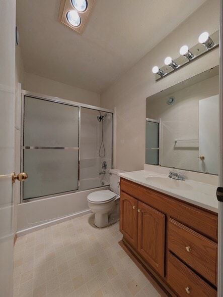 Bathroom - 515 NW Bright St