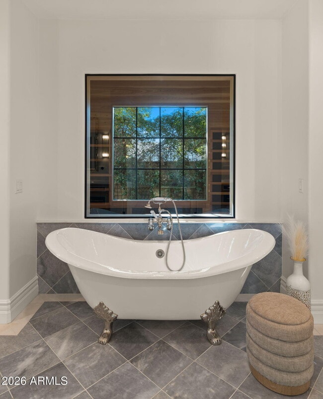Building Photo - 8501 N Golf Dr